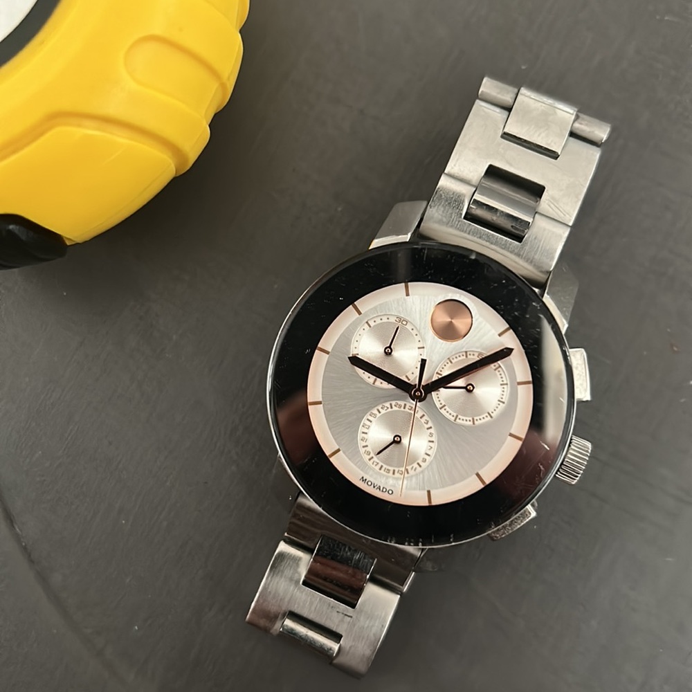 Authentic Movado BOLD watch silver rose gold working battery no box as is